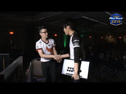 SFV AE - Oil King VS Momochi | Final Round 2019 Top 8