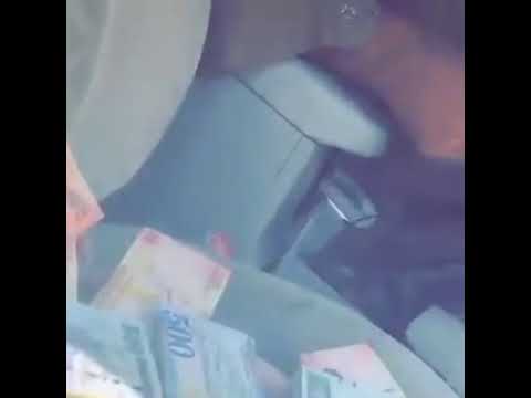 القبض على وافد يستعرض بمبالغ نقدية كبيرة بتبوك