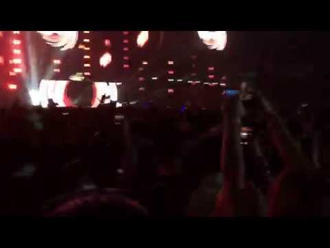 W&W @Contact 2014 - Reload vs. ID (1080p)