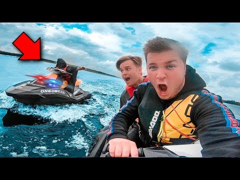 ESCAPING ON JET SKI! 🚔 Adventure To Abandoned Tree House (24 Hour Challenge) Video