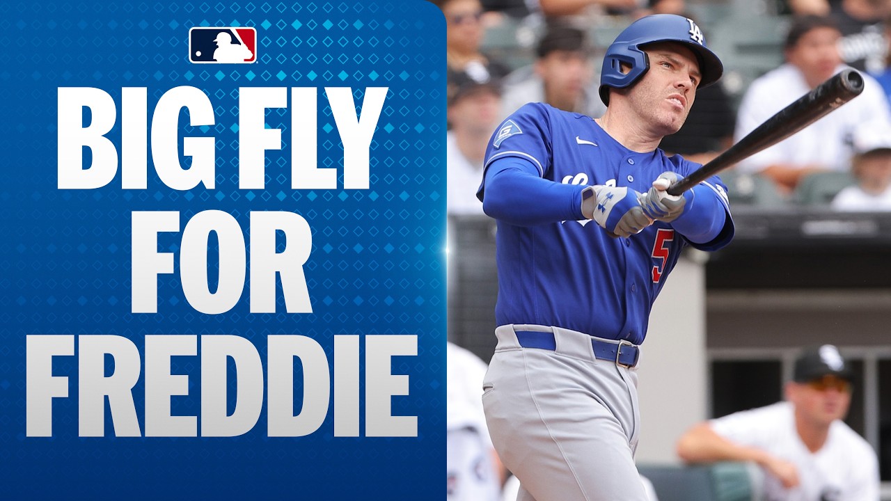 Freddie Freeman smashes a LINE DRIVE home run for the Los Angeles Dodgers in the 1st inning! 🚀
