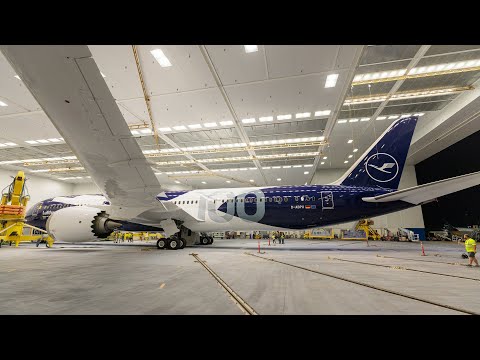 Boeing 787-9: 100-Year Livery Design Reveal | Lufthansa