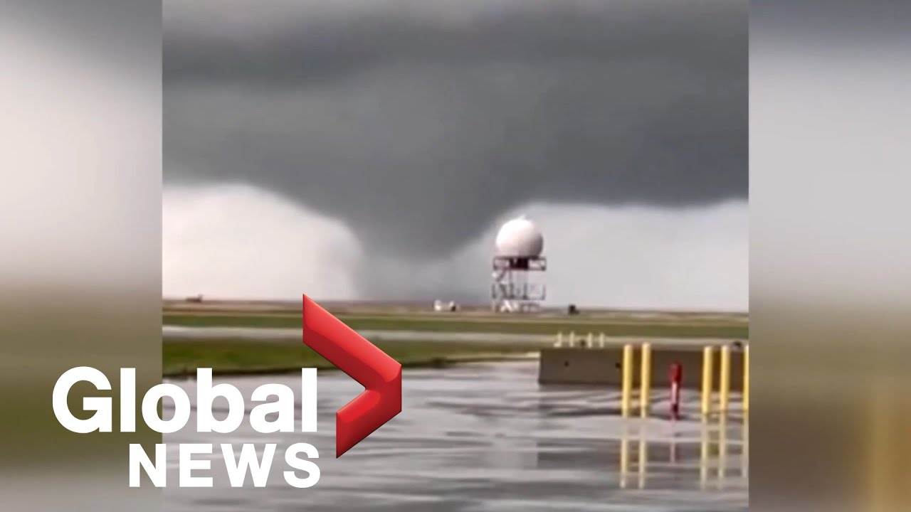 Are there tornadoes on Vancouver Island?