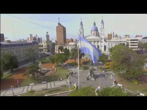 Dia de la Bandera: Paraná se vistió de celeste y blanco