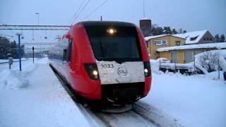 preview picture of video 'Upptåget, Upplands lokaltrafik UL Regina EMU departs Tierp station bound for Upplands Väsby.'