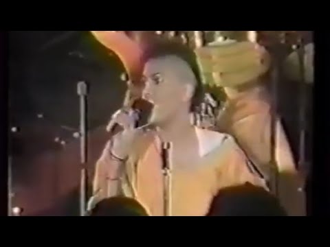 Bow Wow Wow live MTV New Year's Eve Ball (December 1981)