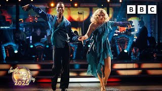 Download lagu Alex Kingston & Johannes Radebe Rumba to Fast Car by Tracy Chapman ✨ BBC Strictly 2025 mp3