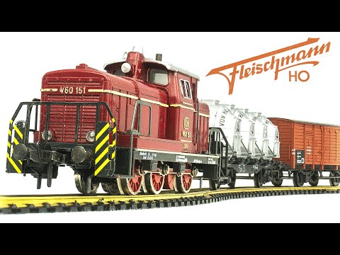 Vintage Fleishmann HO-Scale 14V Electric Model Train Set Unboxing & Review