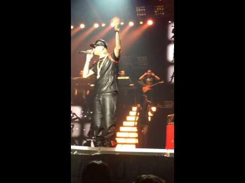 Nena Fichu- Farruko LIVE en el "Choli" 2014