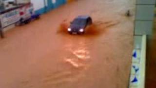 preview picture of video 'Enchente Centro de Santa Maria de Itabira - MG. www.sminanet.com.br'