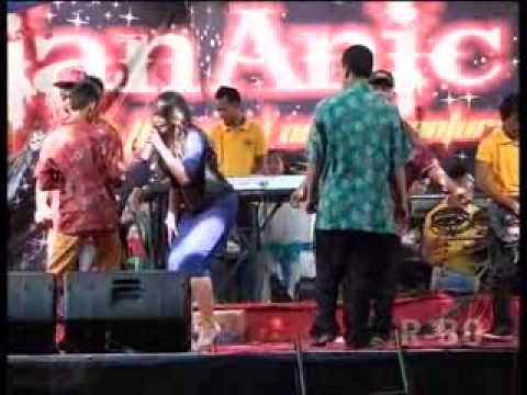 MLENOS - DIAN ANIC panggung