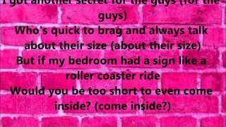 Jeffree Star feat Muffy - Size Of Your Boat (lyrics on screen)