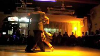 Federico Naveira & Inés Muzzopappa bailando un Tango en "Milonga 10" (Buenos Aires)