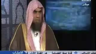 صورة من أحرمت وعليها نقاب ناسية ذلك النقاب فهل عليها شيء ؟ | الشيخ خالد الفليج