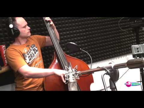 Silvayovci vs Prodigy vs Eric Prydz - Breathe / Pjanoo (live@Funradio)