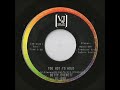 Betty Everett - Too Hot To Hold (Vee-Jay)