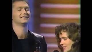 Steve Wariner &amp; Nicolette Larson &quot;That&#39;s When You Know When Love&#39;s Right&quot; (Hee Haw March 14, 1987)