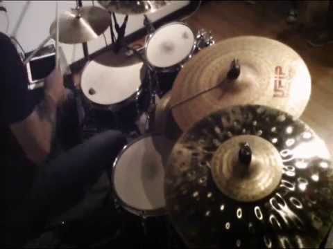 Lele Boria clinic Six Sound clip1 - Paradiddle-Diddle/Six Stroke Roll lesson and improvisation.