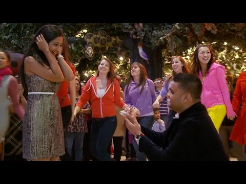 Awesome Bollywood Flash Mob Marriage Proposal!