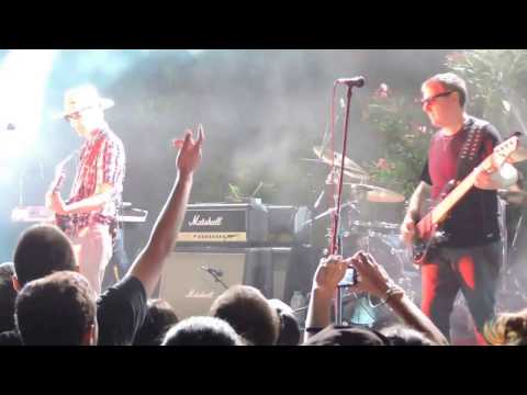 Skay Beilinson y los Fakires en Medio y Medio, Uruguay - Comienzo del show (15/1/2017)