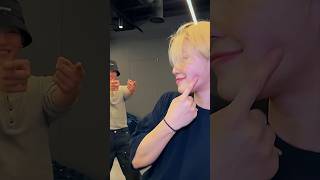 Download lagu I’m melting for this WOOZI🫠✨Our best producer!!#seventeen#teayong#jihoon#woozi#taeyong_tap mp3