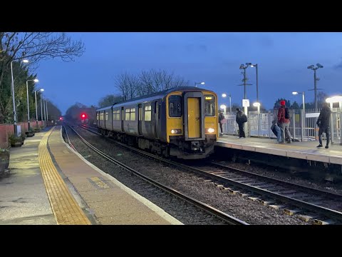 Northern trains 150215 2P31 Lincoln to Sheffield calls at platform 2 17;37 Lea Road 15/2/2026