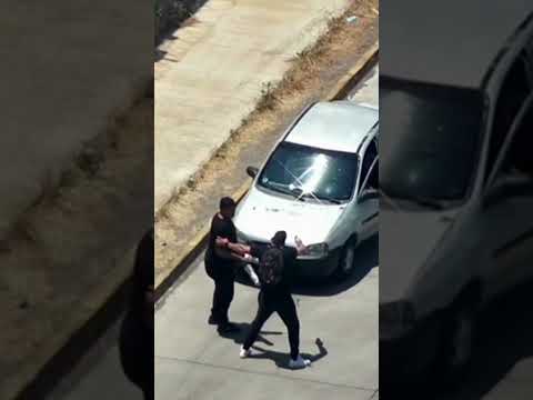 Detienen a tres sujetos tras ser sorprendidos lanzando 'pelotas' con droga a cárcel de Santiago 1