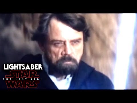 Luke Didn't Use His Green Lightsaber & Why! Star Wars The Last Jedi