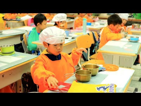 午餐廚餘做堆肥 發酵桶攪入校園