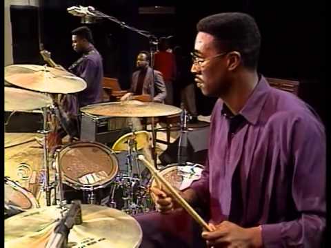 Willie Neal Johnson & the New Keynotes - With God I'm Satisfied