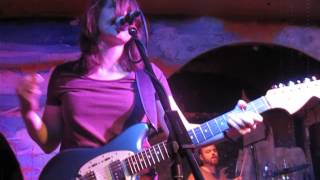 Mammoth Penguins - Propped Up (Live @ The Shacklewell Arms, London, 01/08/15)