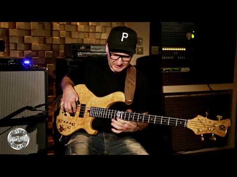 Szyje na basie Maestro WOJTEK PILICHOWSKI w GUITAR STORIES - odcinek 4/4