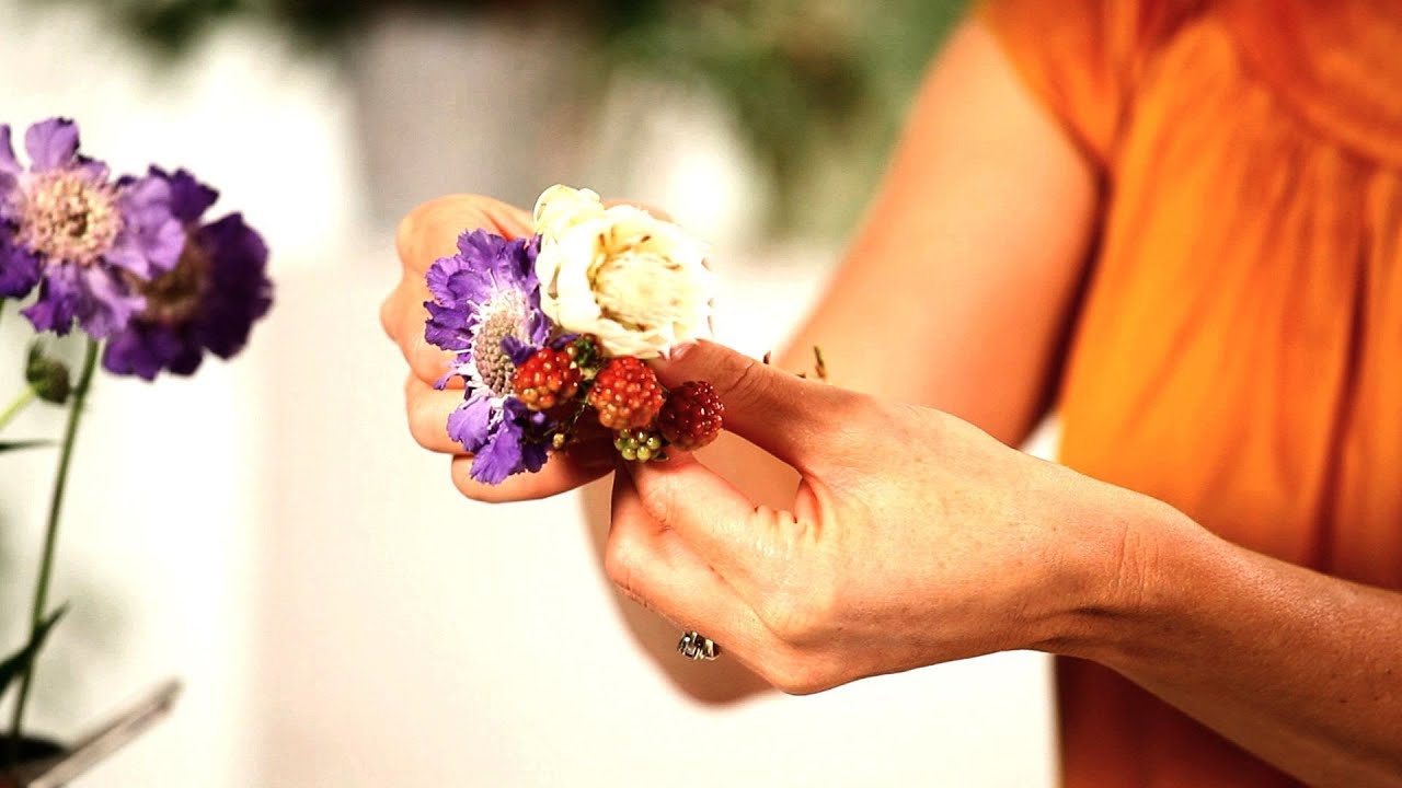 How to Pick Flowers for Pin-On Corsage | Wedding Flowers