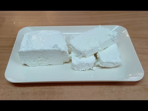 Domácí balkánský sýr