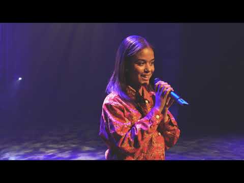 Noémi  Shallow tijdens Sportgala Nissewaard