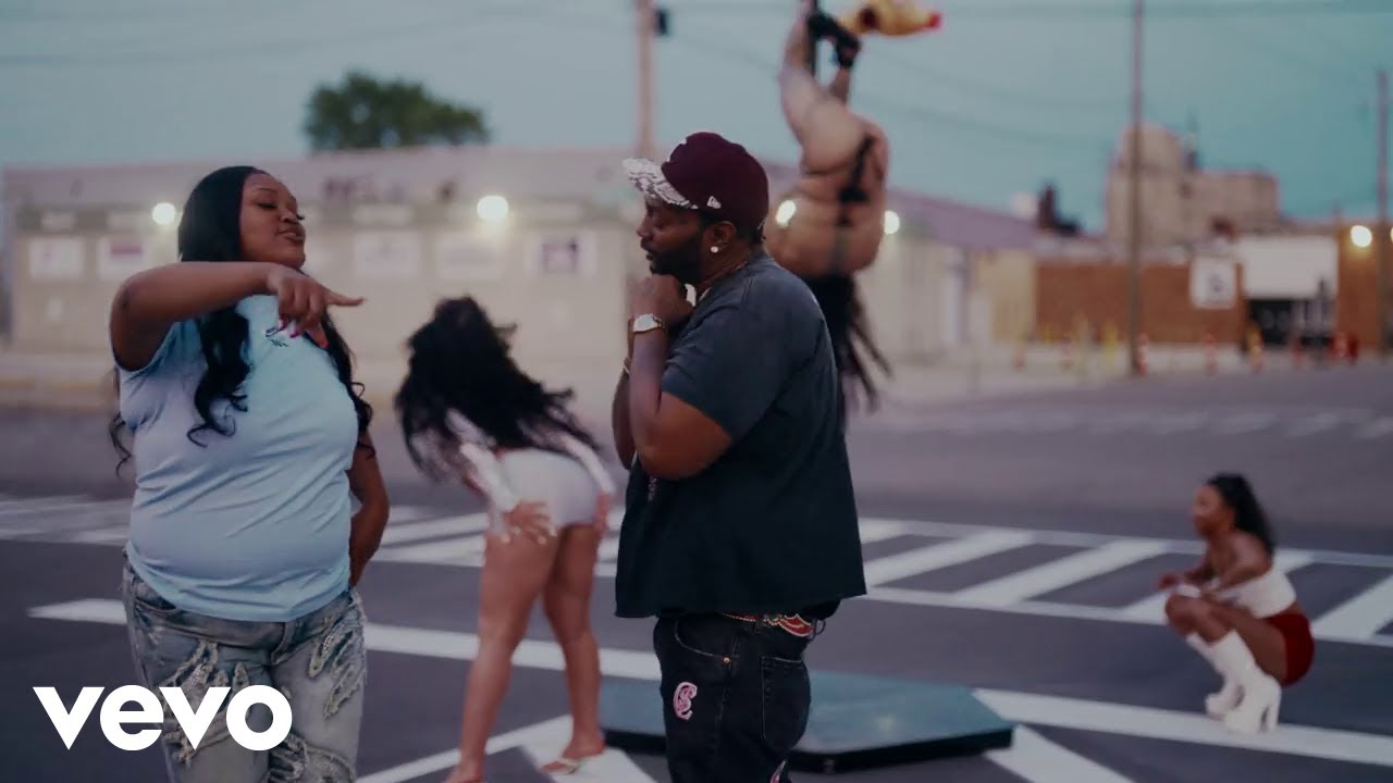 Jiggs Ent, Peezy - Ghetto B (Official Video)