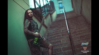 Video thumbnail for Traveler Guitar Vaibrant Deluxe V88X (Cosmic Black) Demo by Nils Courbaron by Nils Courbaron