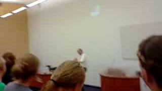 Rubber eendje zingen, tijdens hoorcolege recht!