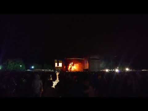 NUMB/ENCORE Jay-Z tribute To Chester Bennington - V Festival 2017