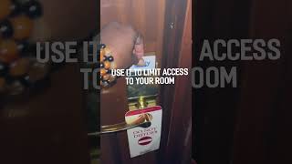 Download lagu Solo Travel Safety Tip: use the do not disturb door tag mp3