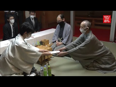 Shogi prodigy Fujii’s sealed moves put up for auction