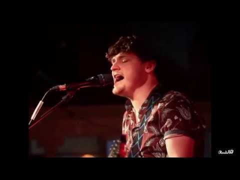 RYAN MCMULLAN // HOLDIN ME DOWN // ROADIE TV