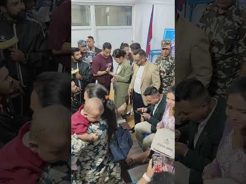 🏥 रास्वपा पार्टी कार्यालयमा घाइते भेट्दै गृहमन्त्री