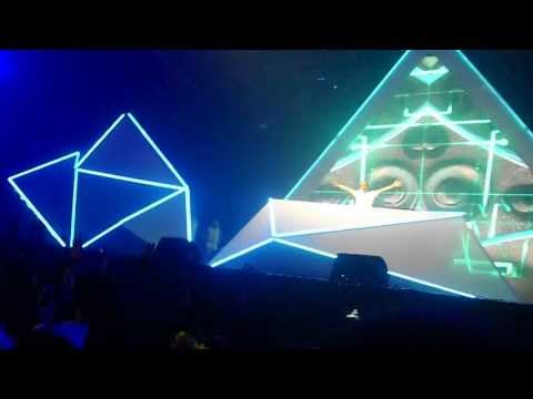 2013 white party Armin van buuren live/Jase Thirlwall - Freaked vs. Shogun -- Skyfire (AVB Mash up)