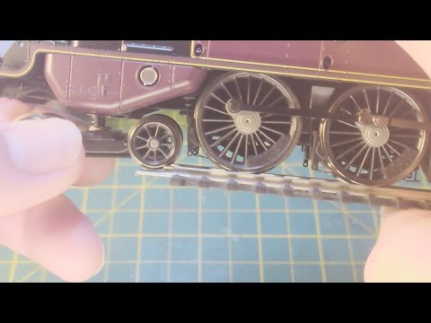 114. How to – Correct Hornby's The Turbomotive 4-6-2 Loco Derailing front Pony Truck
