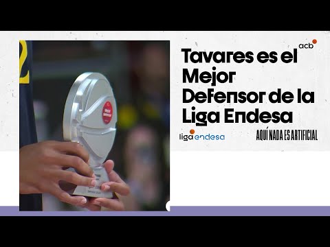 Tavares, recibe el premio al mejor defensor de la Liga Endesa