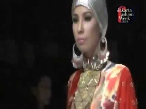 MOSLEMWEAR DESIGNERS ITANG YUNASZ, RONALD V GAGHANA, DEDEN SISWANTO Jakarta Fashion Week 2014 by Fas