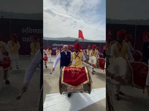 PM Modi gets a traditional welcome in Nagpur!