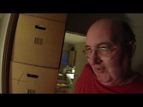 MongoTV_6673 - TAGER PAKKE PØLSER OP AF FRYSER TIL KARTOFFELMOS MED BRUN SOVS