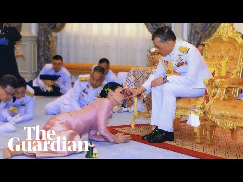 Thai king marries bodyguard in elaborate ceremony